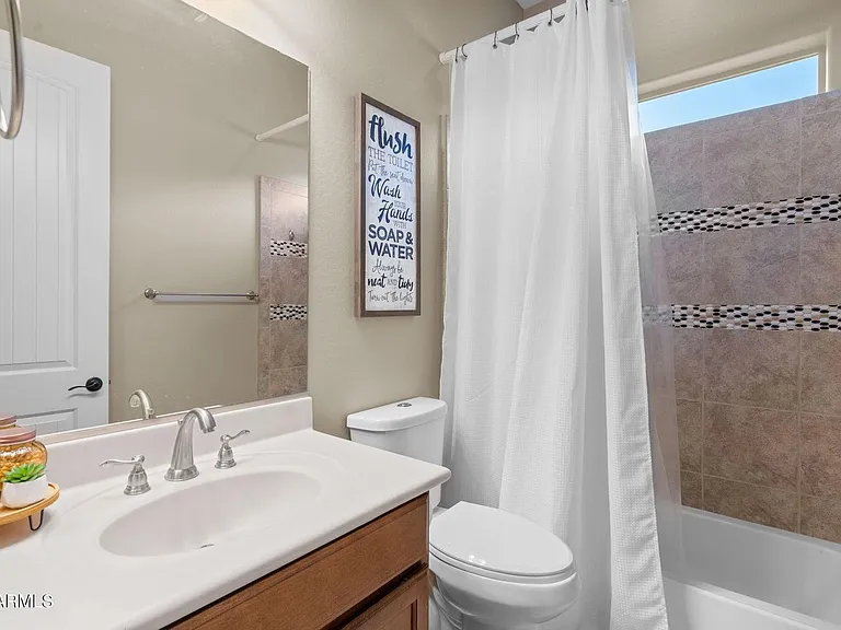 3781 E Chestnut Ln — Photo 29