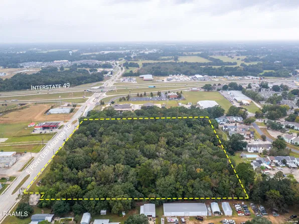 205 E Pont Des Mouton Rd, Lafayette, LA 70507