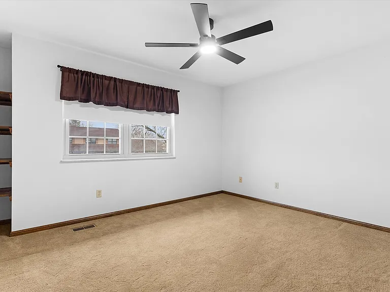 1017 Woodleaf Dr — Photo 30