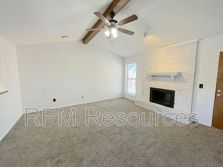 12401 SW 4th St — Photo 6