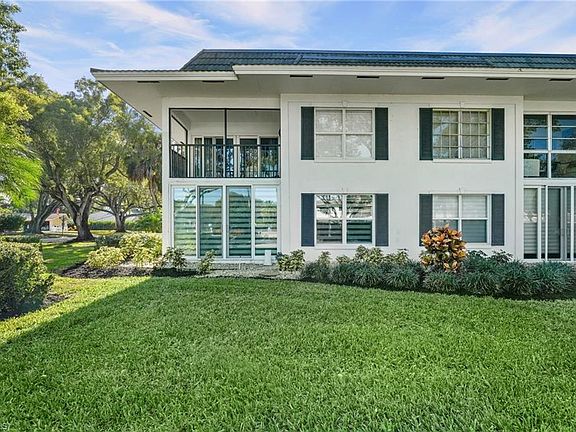 2nd image of 292 Banyan BLVD #292