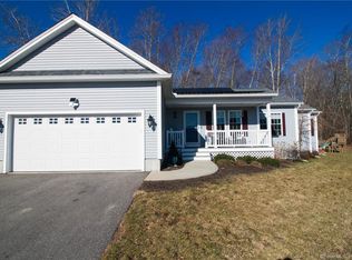 15 Regatta Cir, Mystic, CT 06355