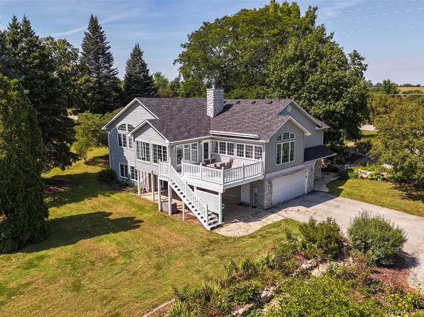 7333 SE 6th Ave, Pleasant Hill, IA 50327
