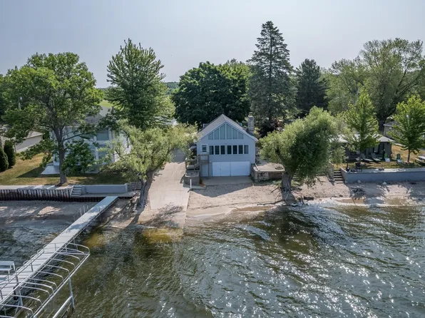 619 Arrowhead Beach Rd, Luxemburg, WI 54217