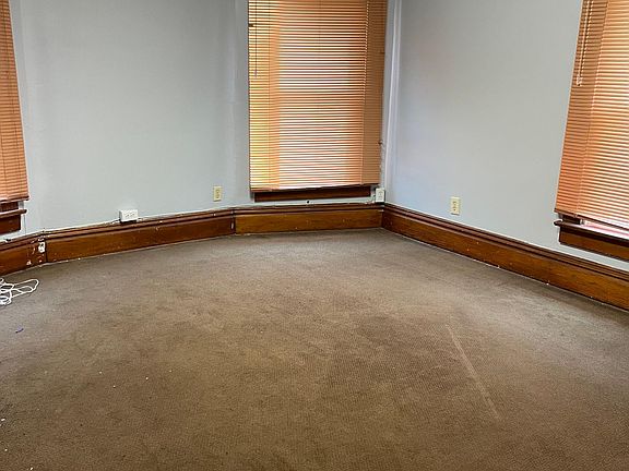 3rd image of 422 E Exchange St #2