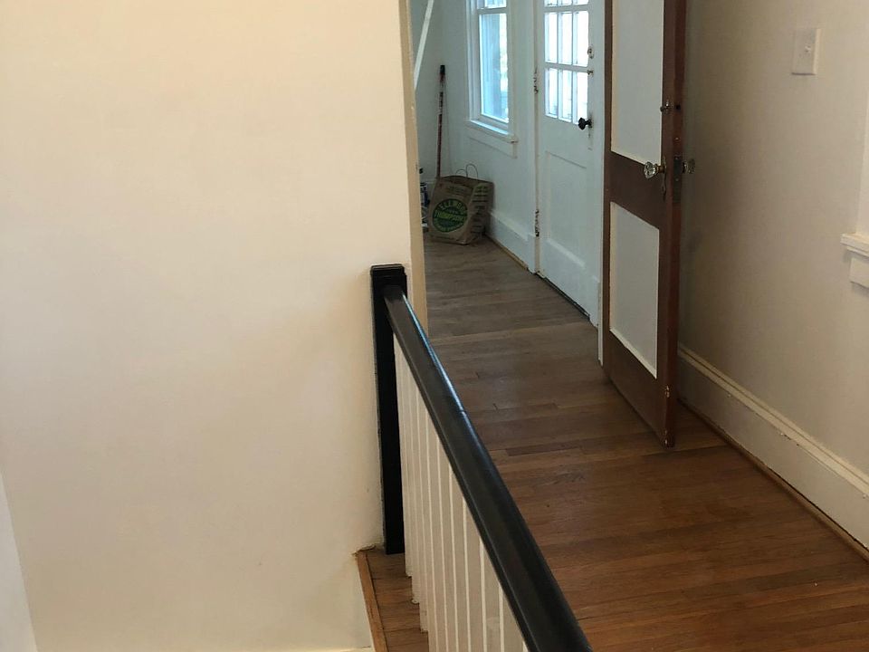1st image of 3000 Montrose Ave #B
