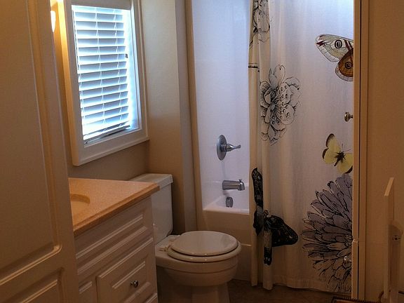 Vaulted ceiling bath with gable window