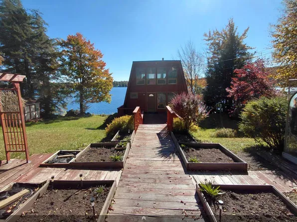 1421 E Shore Rd W, Caroga Lake, NY 12032