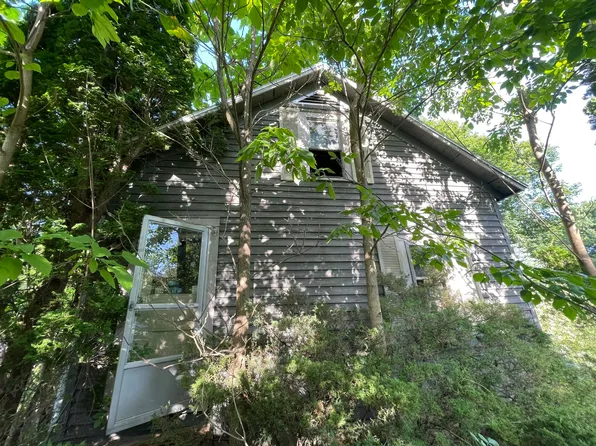 15723 Park Lake Rd, East Lansing, MI 48823