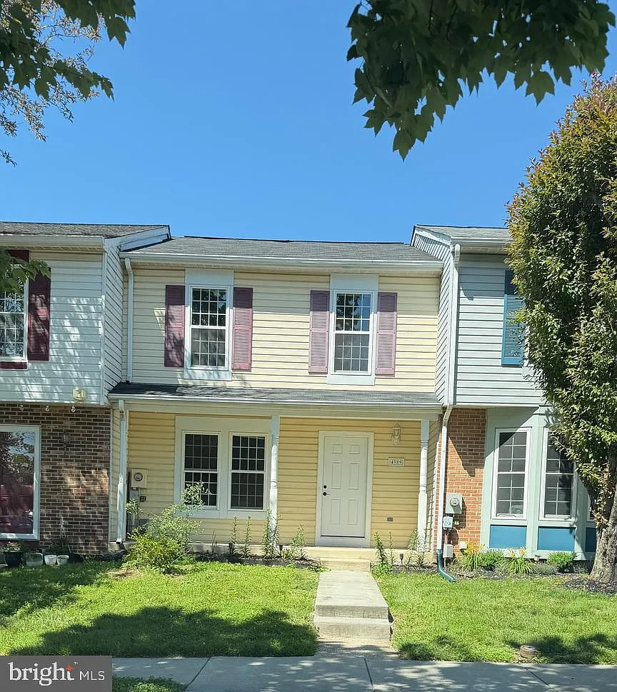 3 bed, 2.5 bath, 1820 sqft, $2,200 — Photo 1