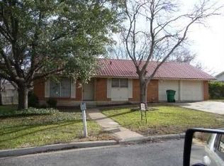 601 Kirk St, Taylor, TX 76574