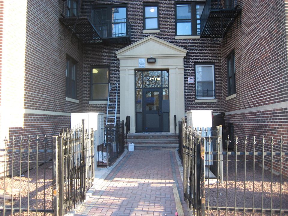 1st image of 380 Union Ave APT 212
