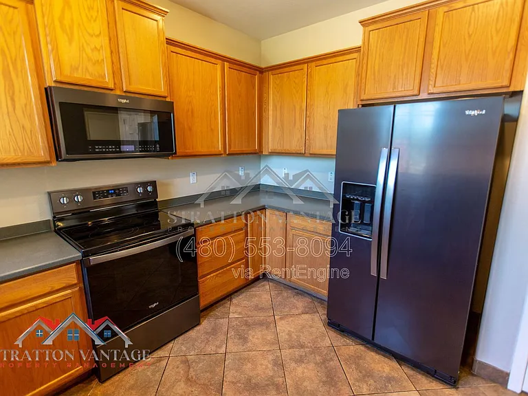 9136 W Meadow Dr — Photo 12