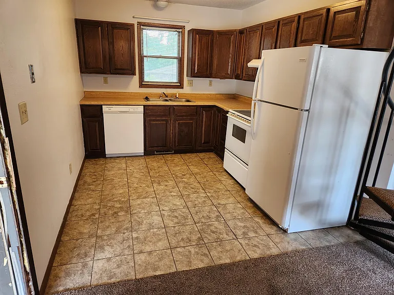 1518 Linda Dr — Photo 6