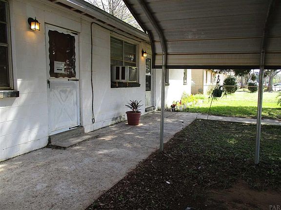 3rd image of 8726 Shaw Ave