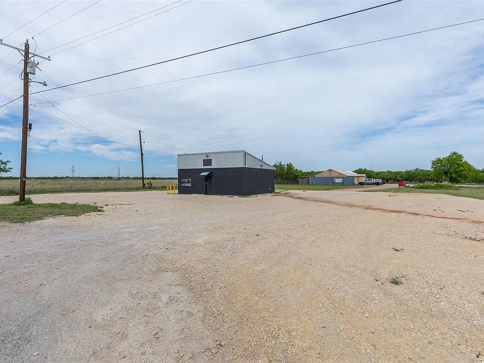 381 N FM 707