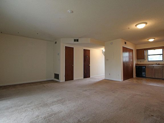 3rd image of 23 Wright Pkwy NW #C