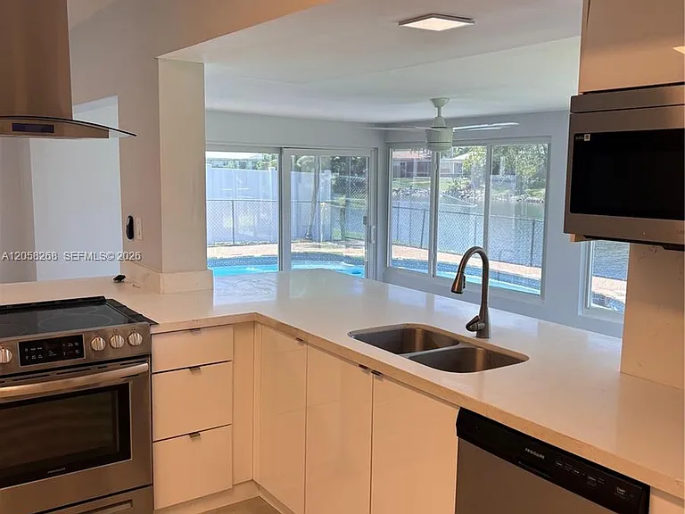 2227 NW 65th Ave — Photo 9
