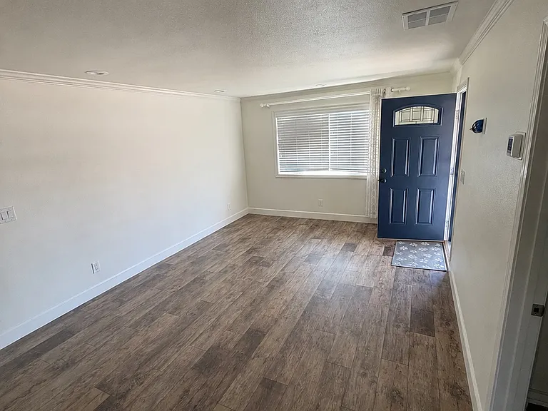 16944 Los Reyes Ave — Photo 7