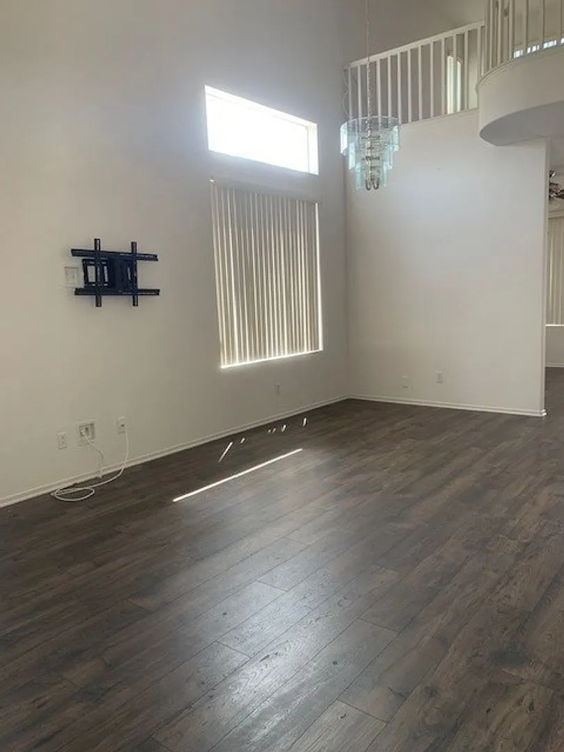 3bd/2.5 ba Plus Loft 2 Story home in Gated Community of Ivey Ridge Community Pool AC Solar Panels — Photo 3