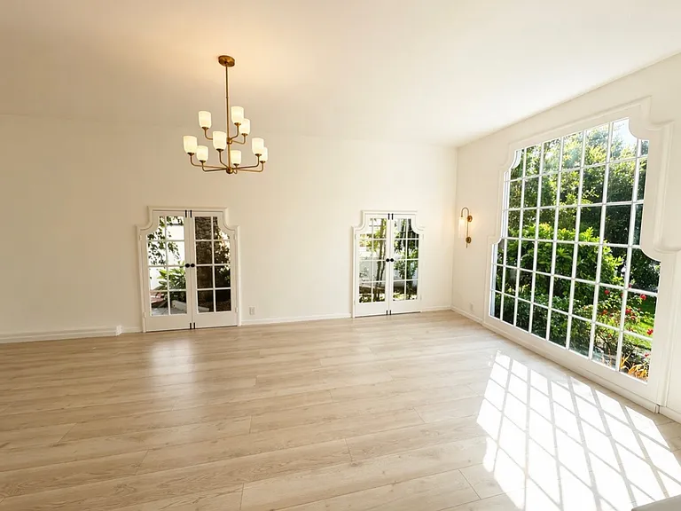 710 Adelaide Pl — Photo 12