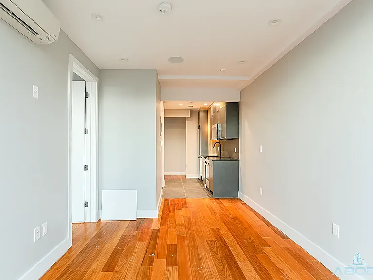 682 Hancock St #4A — Photo 5