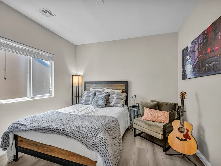6777 Byron Bay Ct — Photo 11