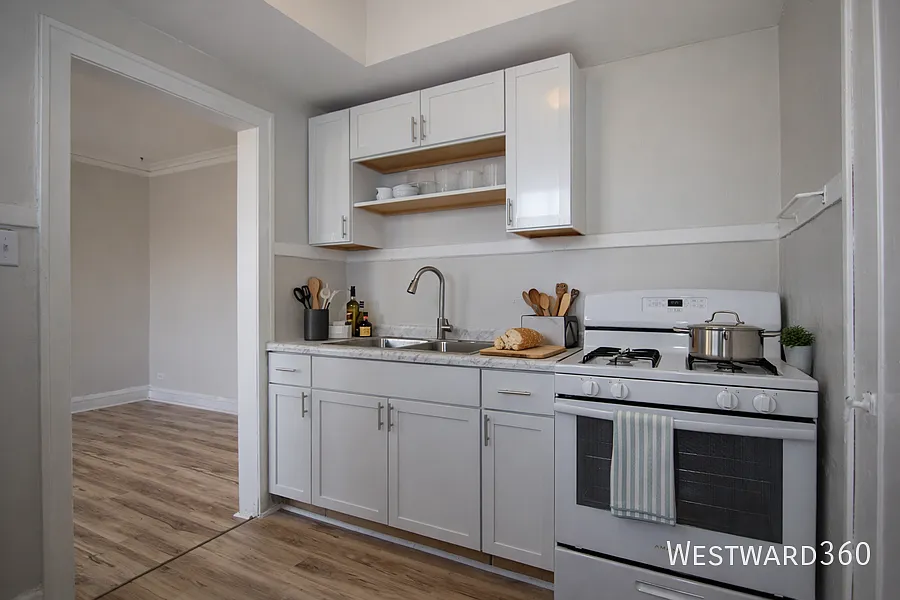 Updated 2 Bed in West Englewood Spacious, New Appliances — Photo 4