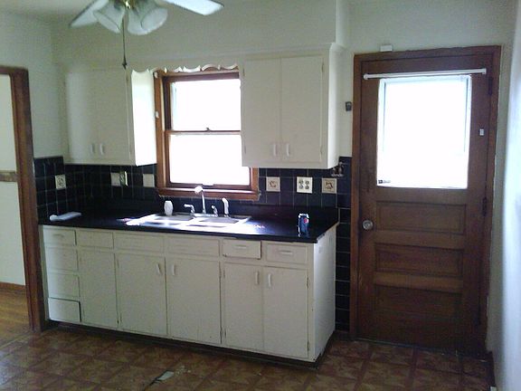 4th image of 10501 W Sheridan Ave