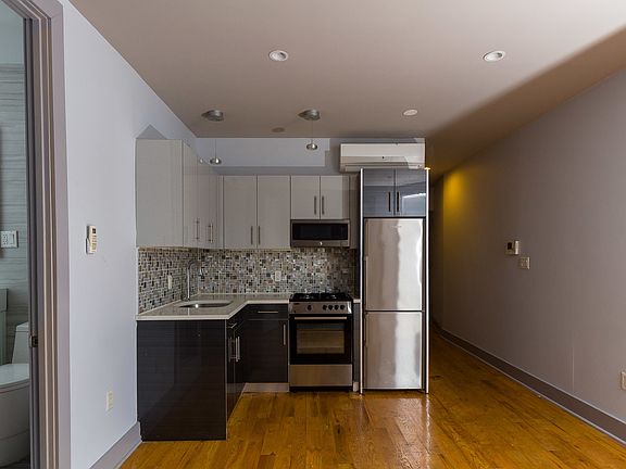 2nd image of 292 Bedford Ave #7