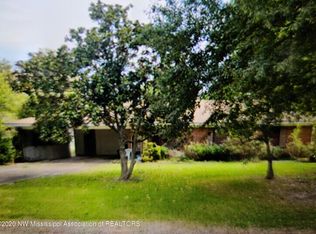 1416 Park Circle Dr, Clarksdale, MS 38614