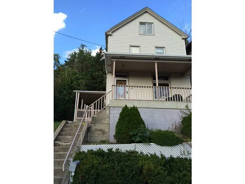 616 Ridge Ave photo 1