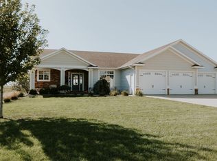 1061 16th St SE, Sioux Center, IA 51250