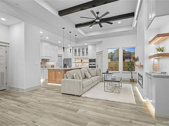 5th image of 2317 N Piedra Ave