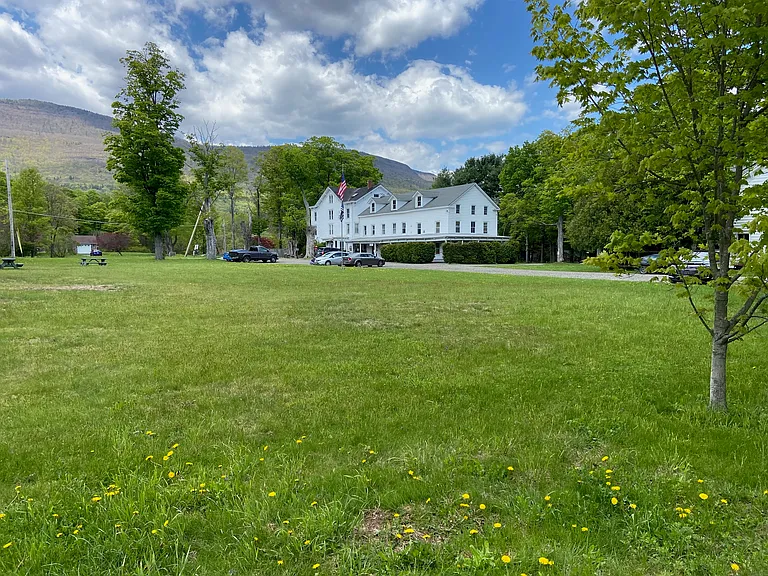 466 Pennsylvania Ave — Photo 1