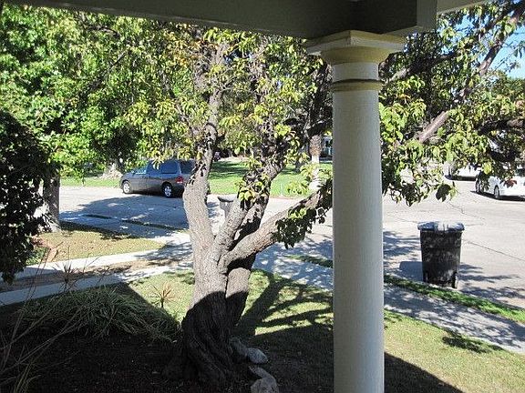 5th image of 313 Carroll Park W