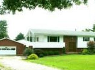 140 Veto Cir, Belpre, OH 45714