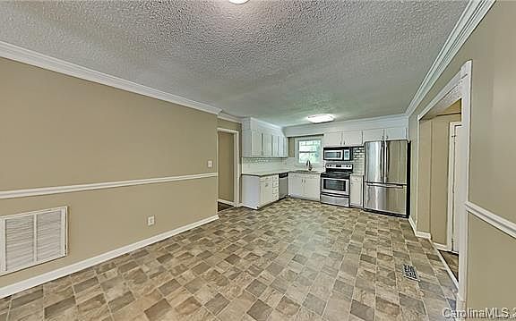 4th image of 4245 Vinetta Ct