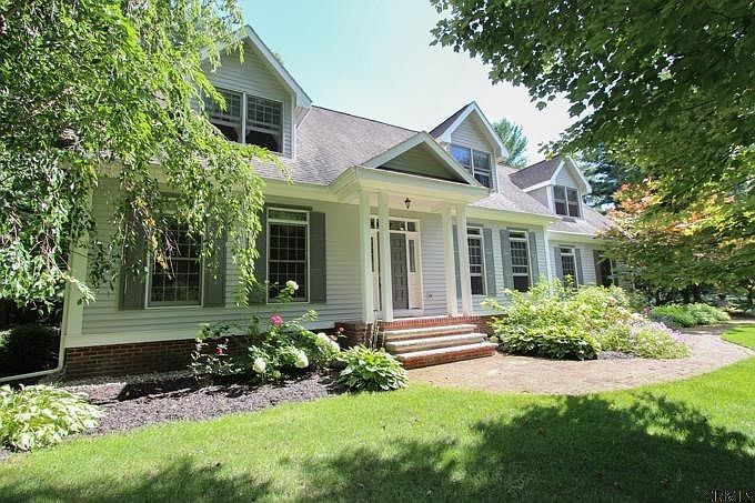 1st image of 1 Rolling Brook Dr