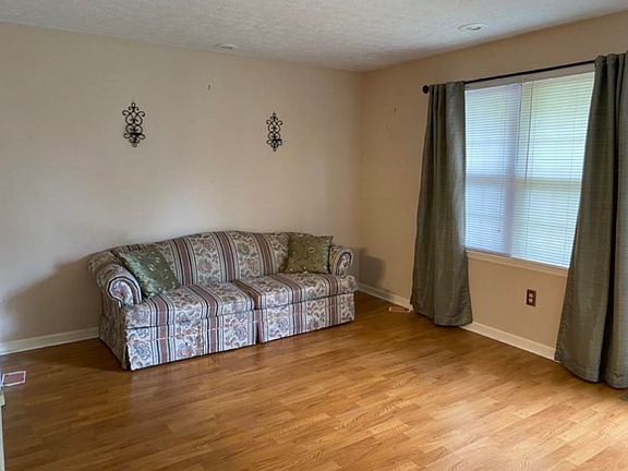 2nd image of 609 Rhonda Ave