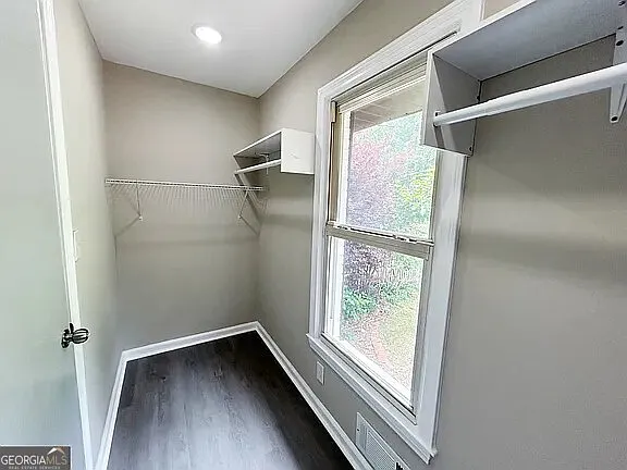 1523 Delia Dr — Photo 13