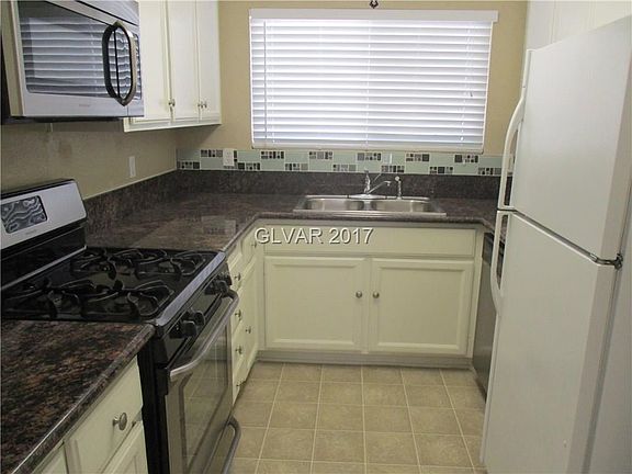 3rd image of 4648 Denwood Dr