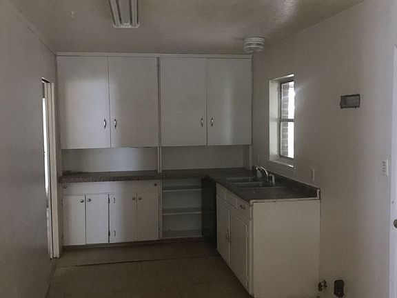 3rd image of 2023 Vivian St