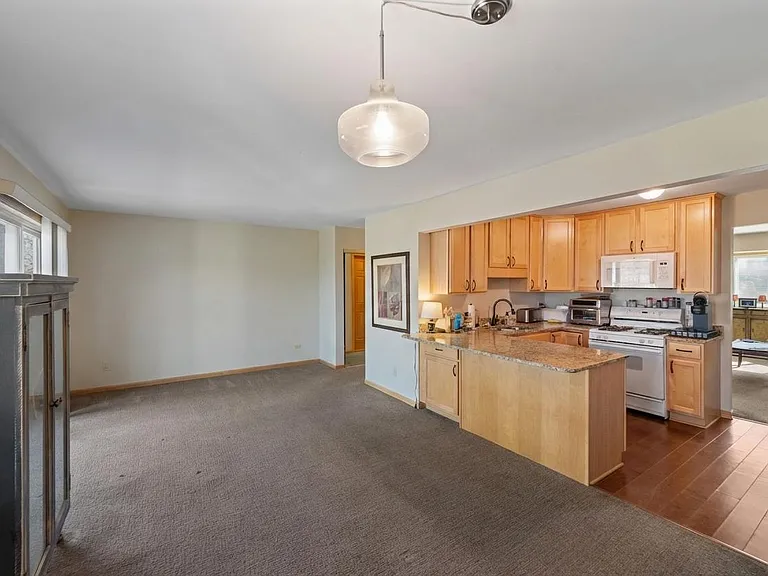 304 Pondridge Cir — Photo 5