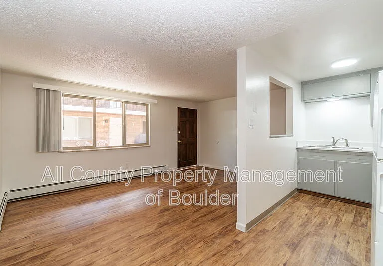 1353 Coffman St #8 — Photo 10