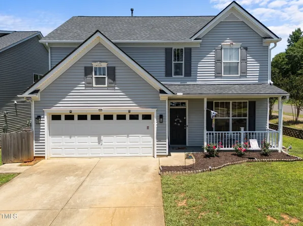 300 Stobhill Ln, Holly Springs, NC 27540