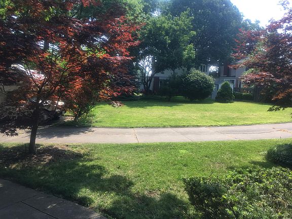 3rd image of 1788 Lakeview Ave
