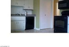 4th image of 21404 Court St