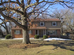 609 Hawthorne Ct, Carpentersville, IL 60110