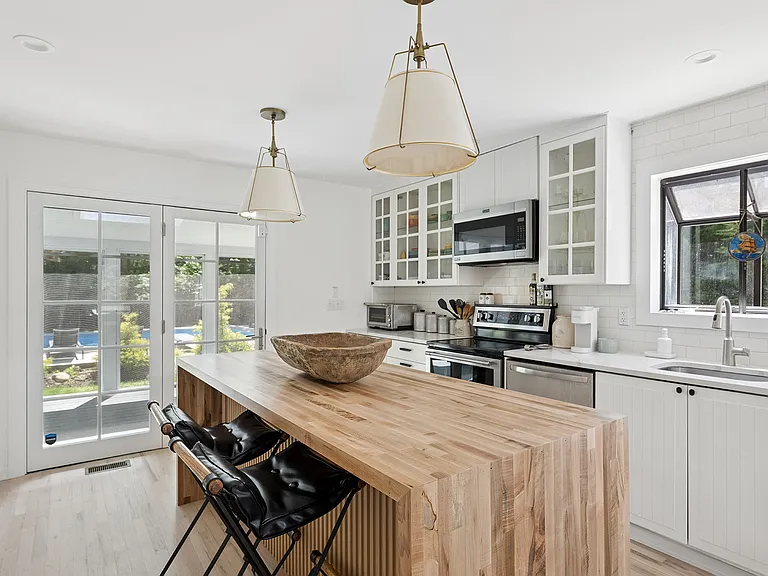 56 Underwood Dr — Photo 16